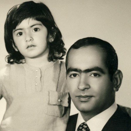 لادن طباطبایی در کنار پدرش