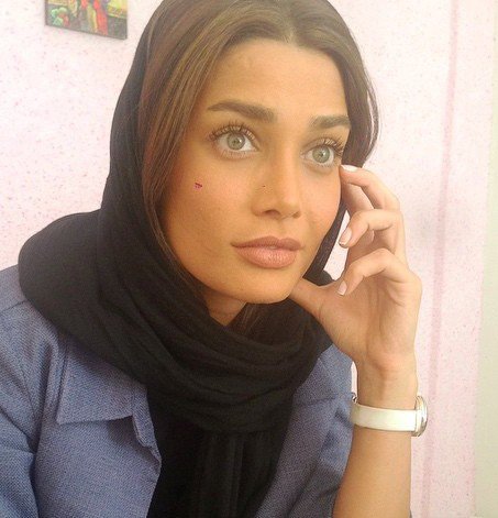 تینا آخوندتبار